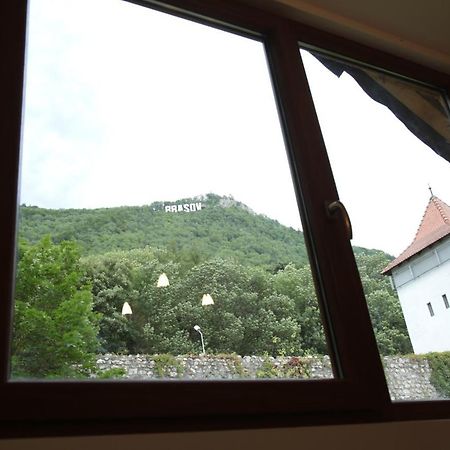 Downtown Hostel Braşov Buitenkant foto