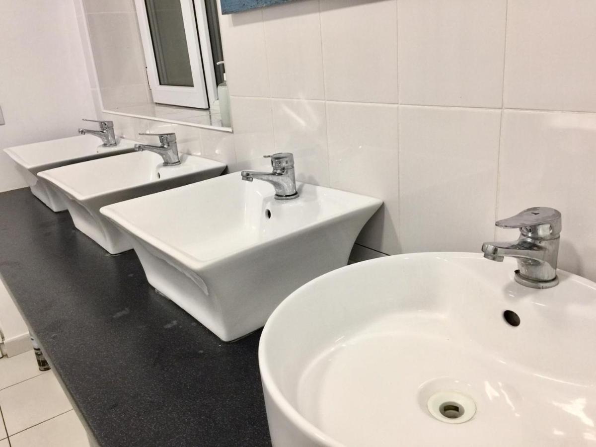 Downtown Hostel Braşov Buitenkant foto