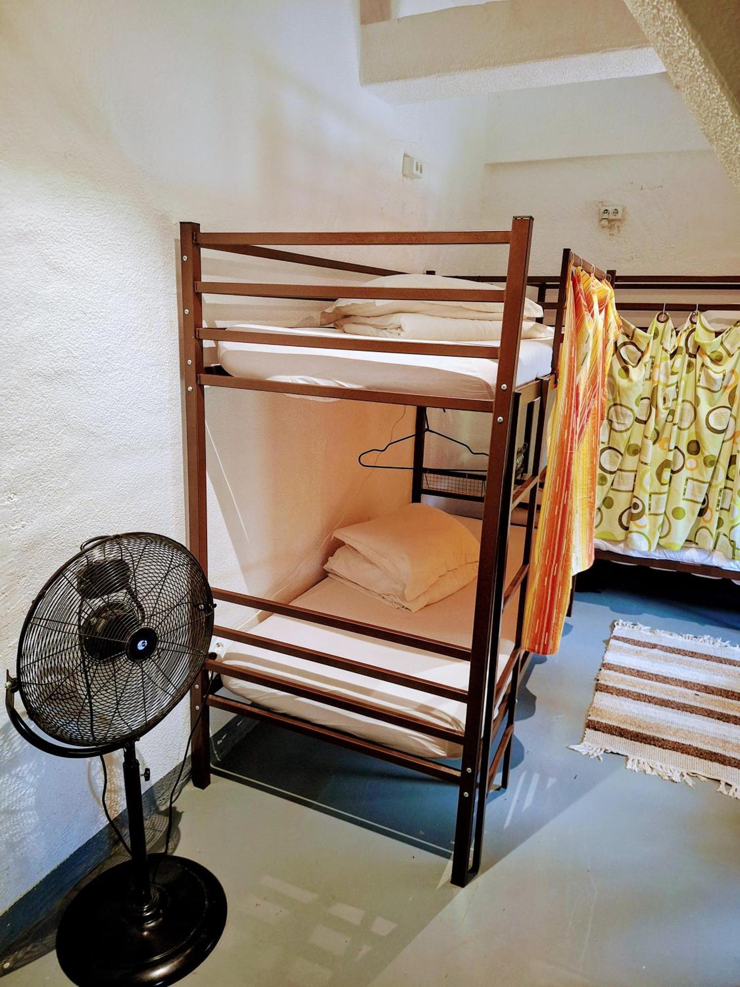 Downtown Hostel Braşov Buitenkant foto