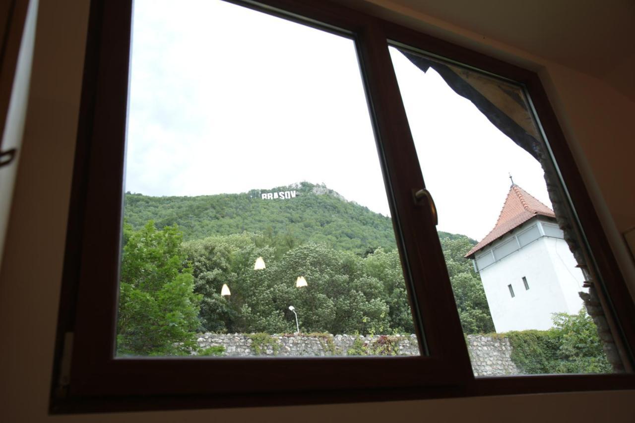 Downtown Hostel Braşov Buitenkant foto