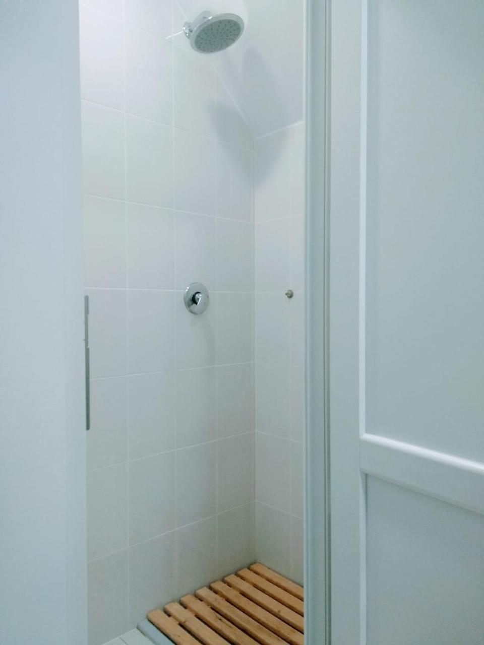 Downtown Hostel Braşov Buitenkant foto