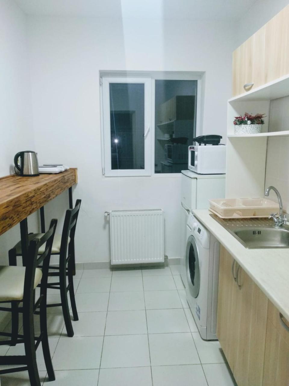 Downtown Hostel Braşov Buitenkant foto